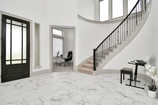 Building Photo - 8726 Marina Alto Ln