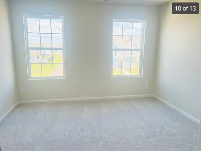 Foto del edificio - 15620 Country House St