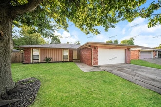 Building Photo - 813 N Briarcliff Dr