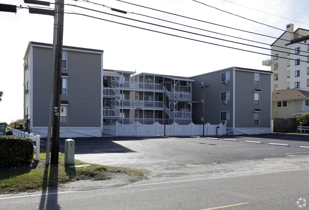 Building Photo - Sunvillas