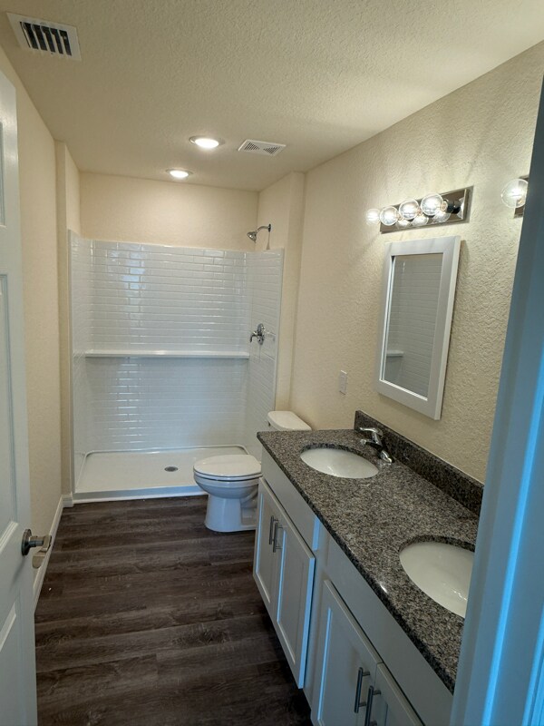 Building Photo - 7038 Lotus Cir