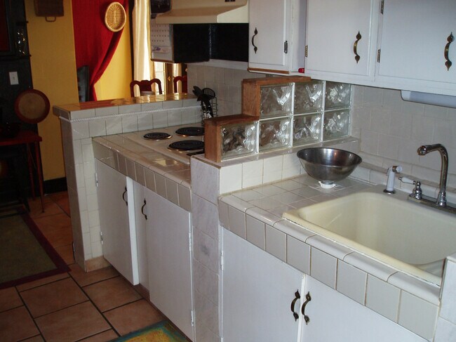 kitchen with stove. - 19364 Powell Rd