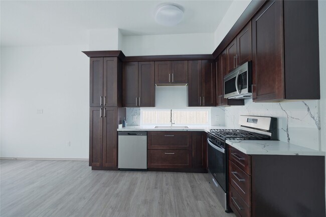 Building Photo - 113 Bolden St