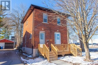 Building Photo - 231 Front St S