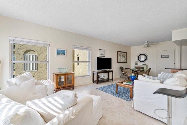 Foto del edificio - 3230 S Ocean Blvd