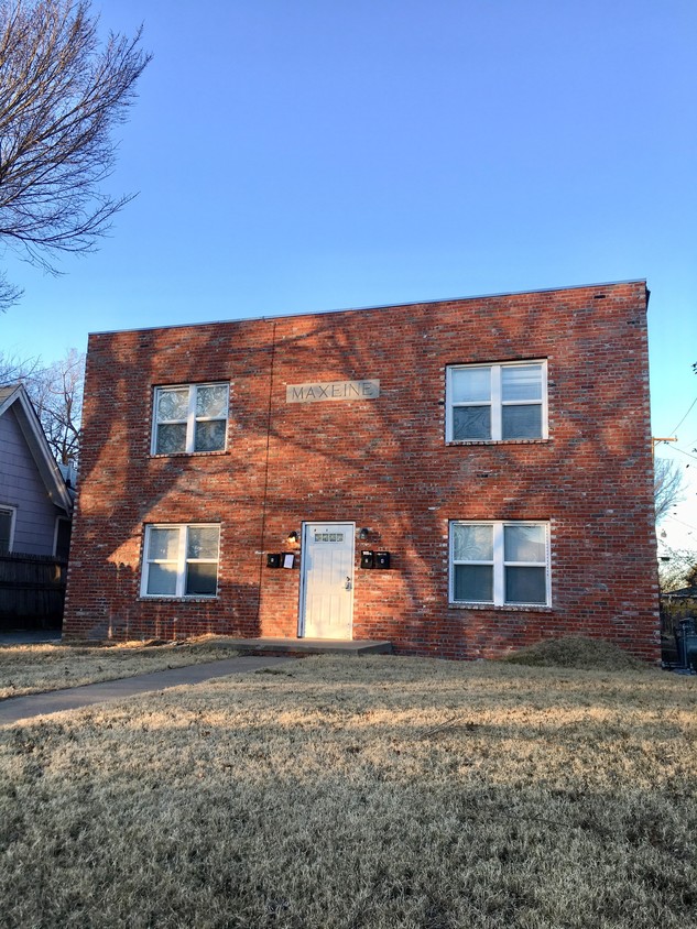Primary Photo - 2855 E Admiral Ct