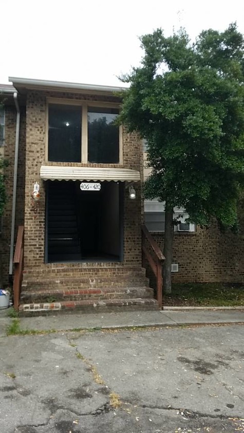 Primary Photo - 406 S Maple St