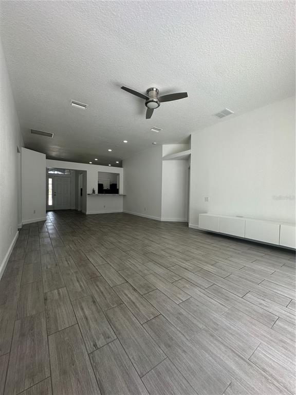Foto del edificio - 10421 Paragon Pl