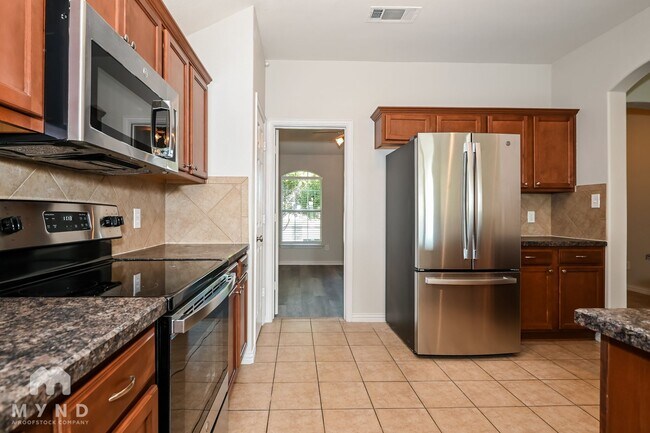 Building Photo - 702 Cedar Cove Dr