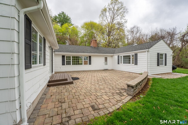Building Photo - 30 Hillsboro Dr