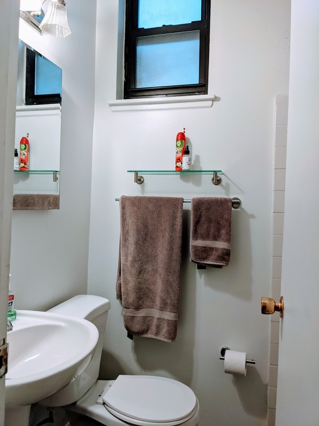 Bathroom - 237 E 79th St