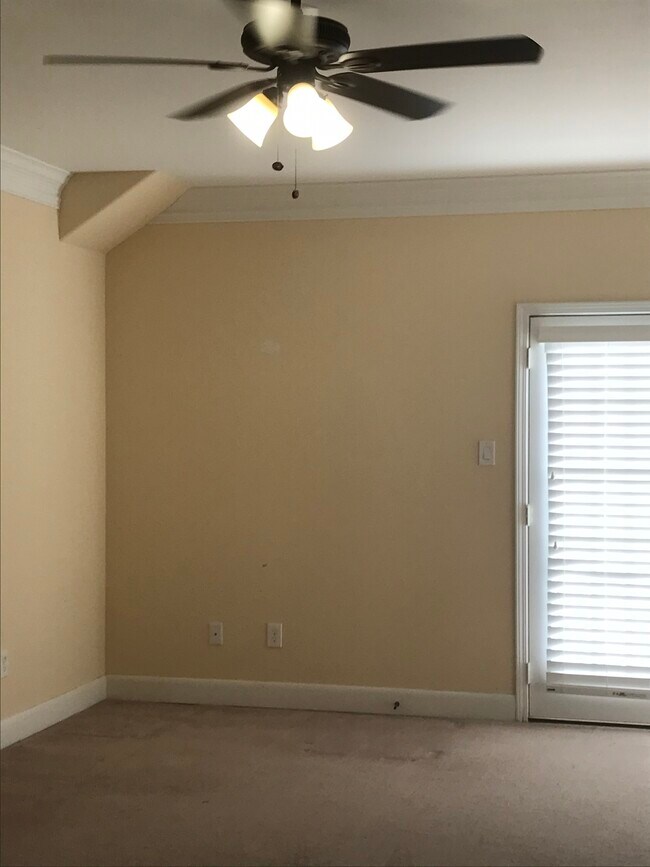 Building Photo - 4415 Kennedy Ct