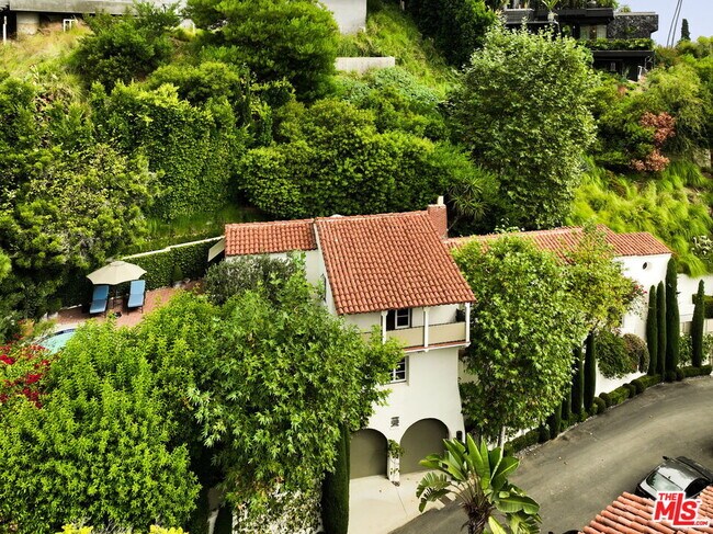 Building Photo - 1822 Courtney Terrace