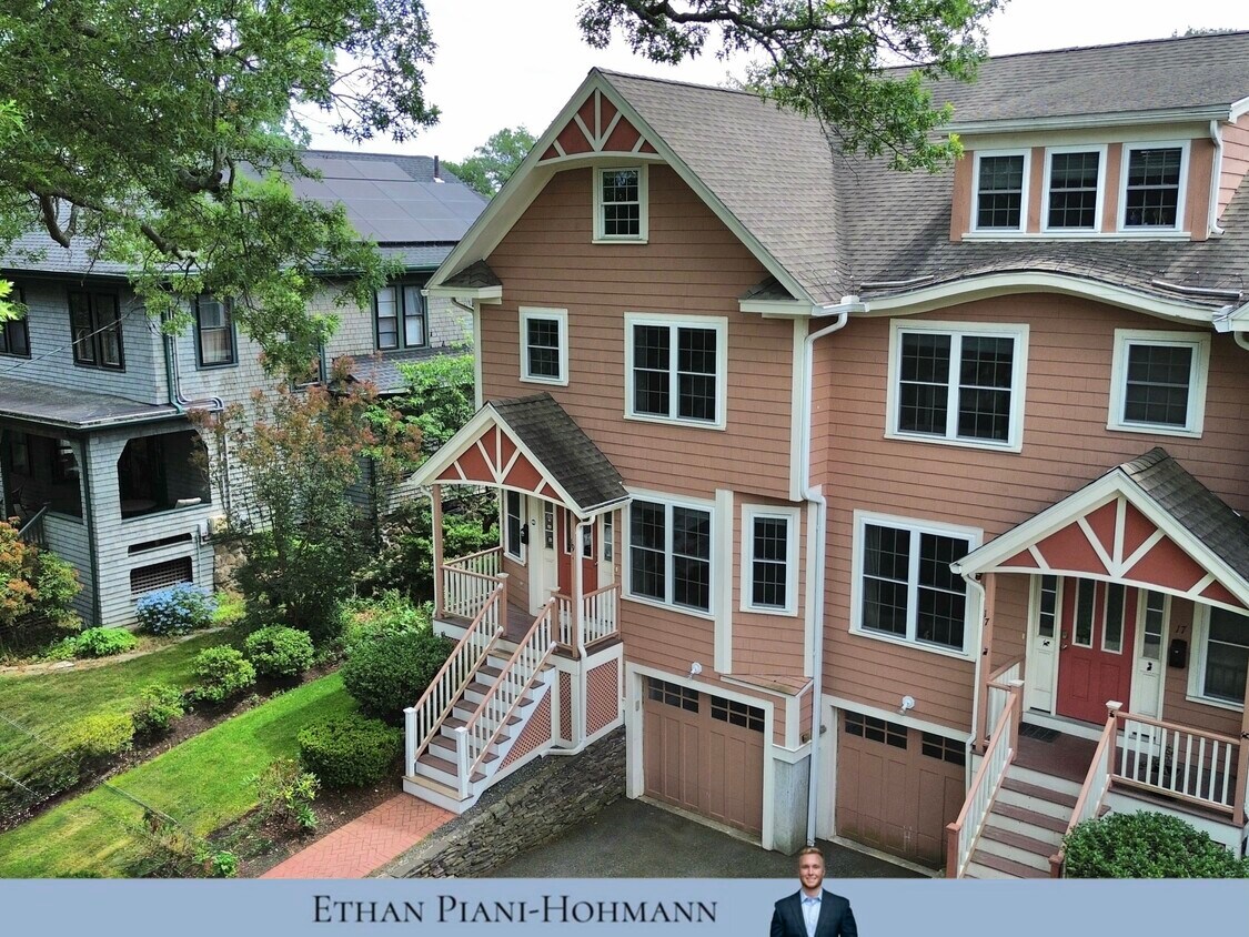 Photo - 19 Lawndale St (Belmont, MA)