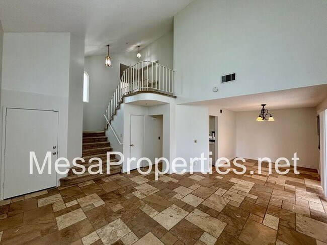 Foto del edificio - 14925 Dandelion Ct