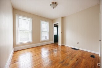 Building Photo - 18 Vick Park B