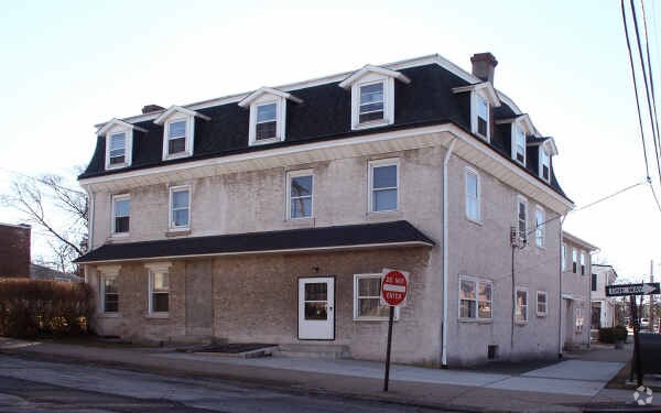 Primary Photo - 202 Buchanan St