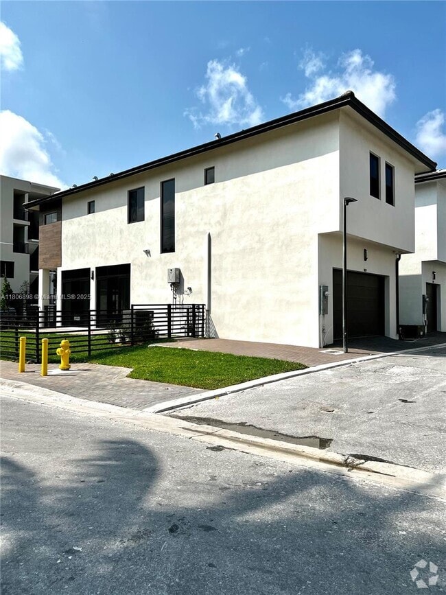 Building Photo - 8003 NW 42nd St