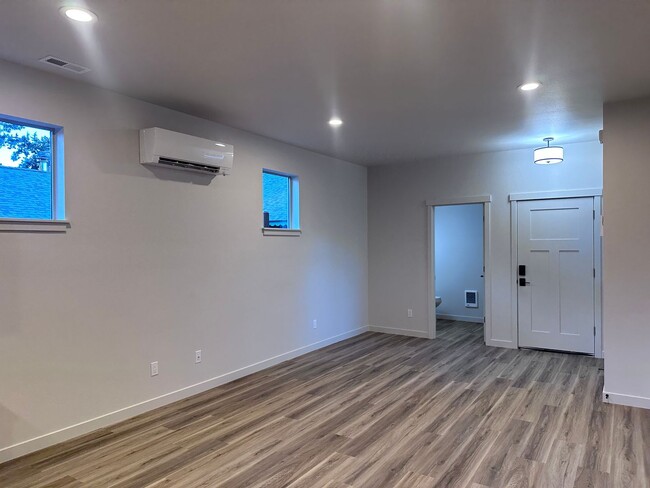 Foto del edificio - BRAND NEW 2 Bedroom - Available 5/1