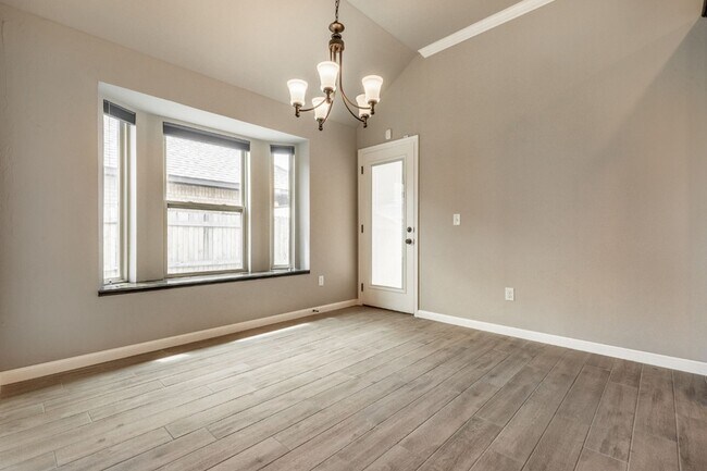 Foto del edificio - 4 Bed, 2 Bath Home for Rent in Edmond (Deer Creek Schools)- Move in Deposit-Free! (If Qualified)