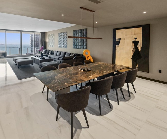 Foto del edificio - 300 Biscayne Boulevard Way