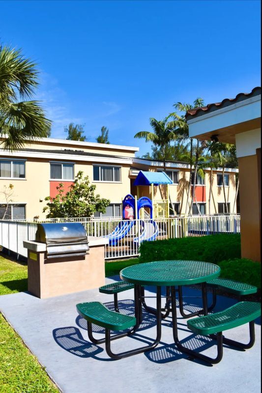 Foto del edificio - 10972 NW 14th Ave