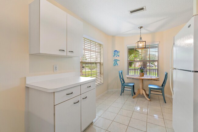 Building Photo - 13206  Quiet Woods Road B Wellington Fl 33414