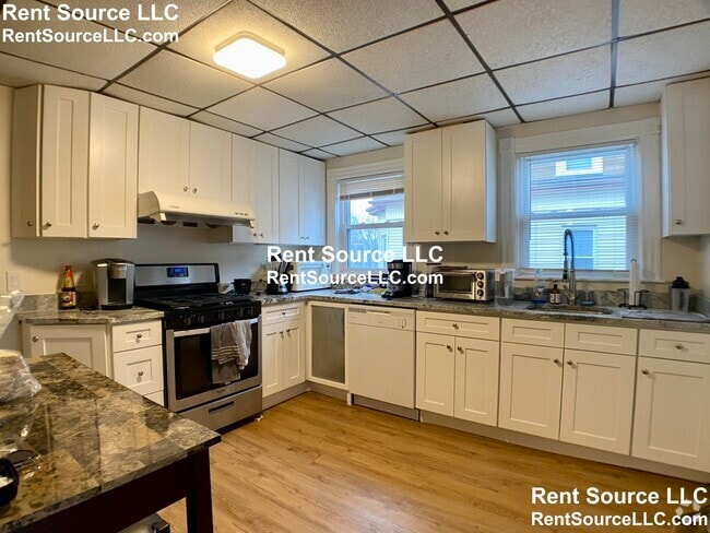 Building Photo - 267-269 Highland Ave. Unit 2