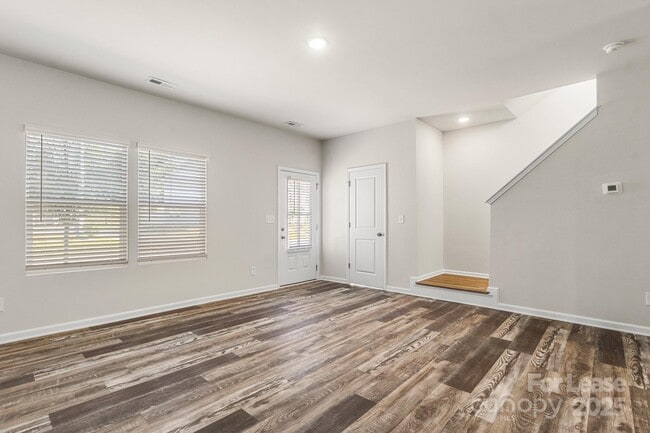 Building Photo - 117 Dogwood Vlg Trl