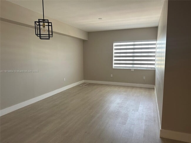 Foto del edificio - 5731 NW 37th St