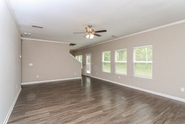 Foto del edificio - 634 Fieldcrest Dr
