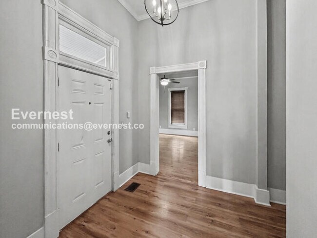 Foto del edificio - 2 Bed/2 Bath Home with Fenced Yard / Pet-Friendly / Available Now!