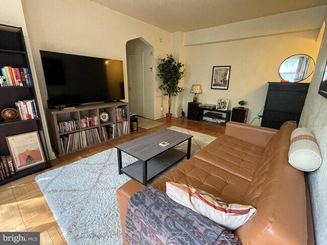 Foto del edificio - 1010 25th St NW