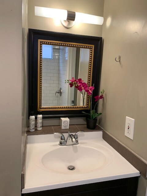 Foto del edificio - 11714 Goshen Ave