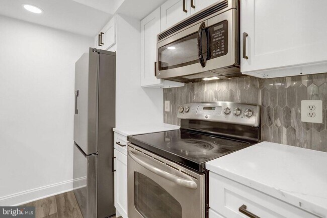 Building Photo - 3307 Wyndham Cir