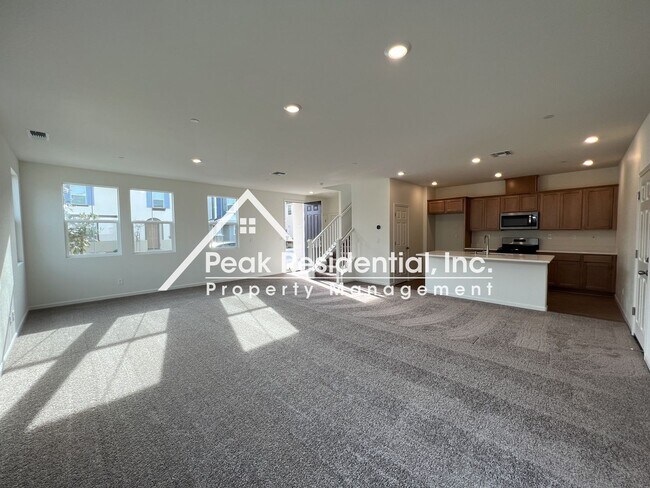 Foto del edificio - Beautiful Brand New Elk Grove 3bd/2.5ba!