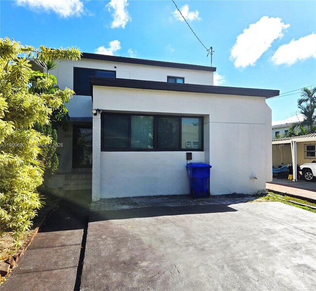 Foto del edificio - 323 SW 31st Ct