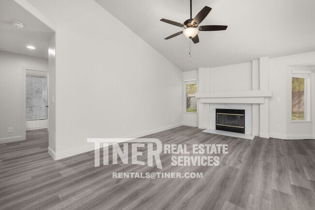 Foto del edificio - 8424 Misty Pass Way