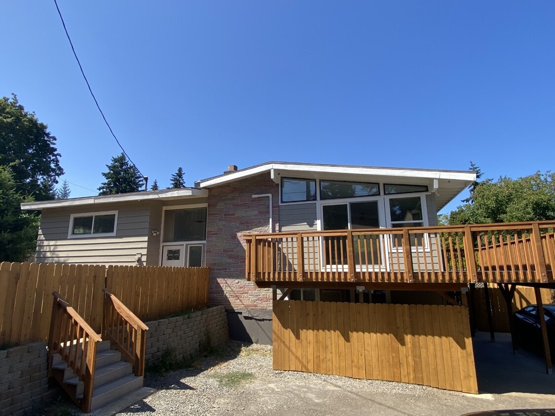 exterior - 304 NE 45th St