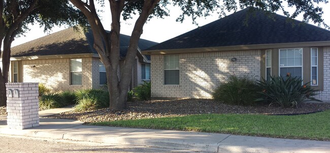 Front view - 1901 Villa Linda Ave