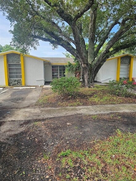 Building Photo - 5890 NW 20th St
