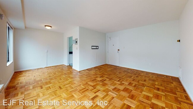 Building Photo - Studio, 1 bath House - 5112 MacArthur Boul...