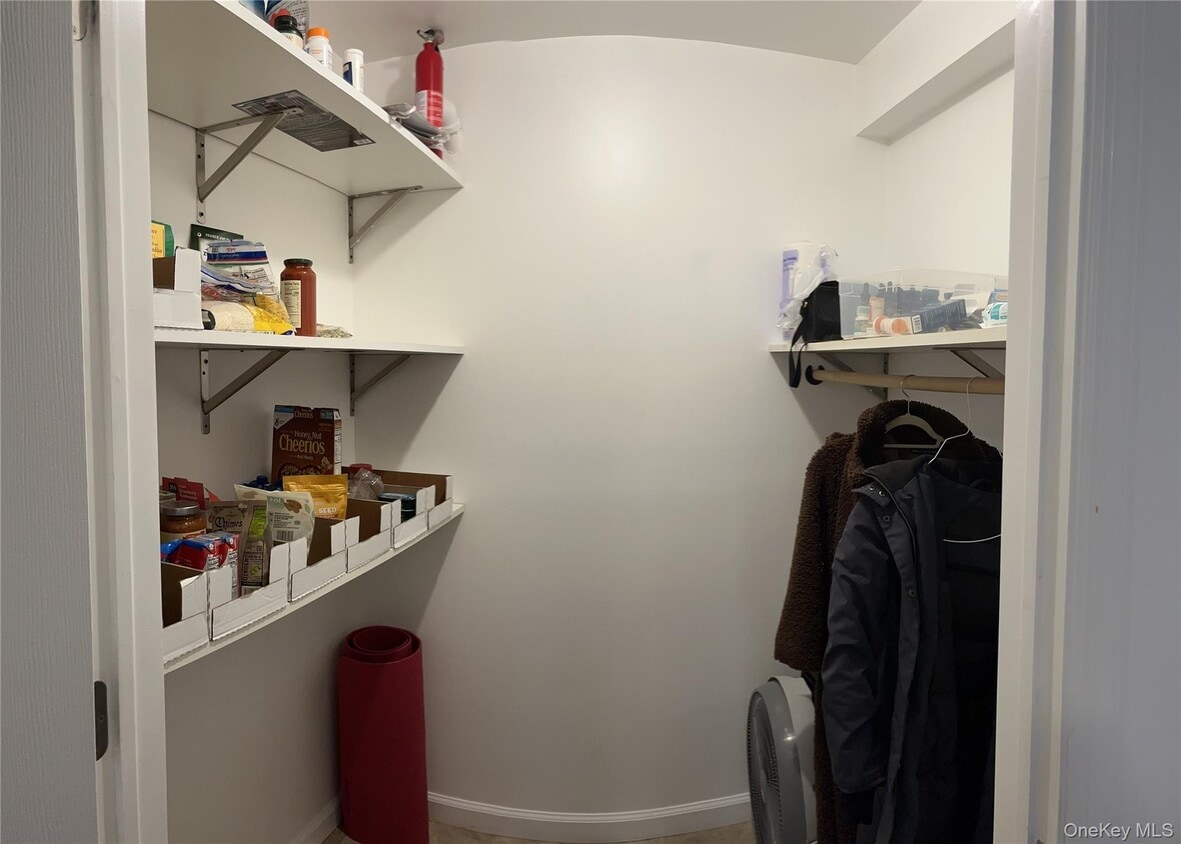 Building Photo - 8 Blackford Ave