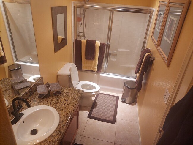 Foto del edificio - 30353 Crown St