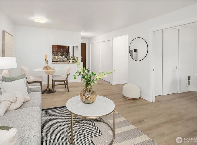 Building Photo - 800 N Allen Pl