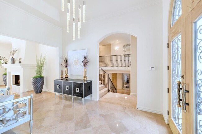 Foto del edificio - Rates Vary: $24,995 - $44,995