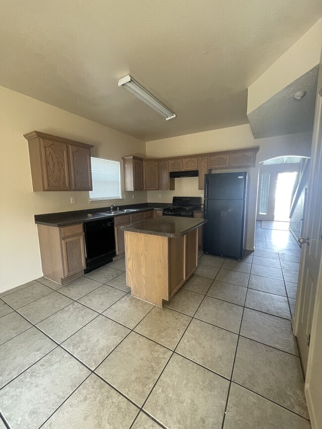 Foto del edificio - 3708 Prairie Rose St