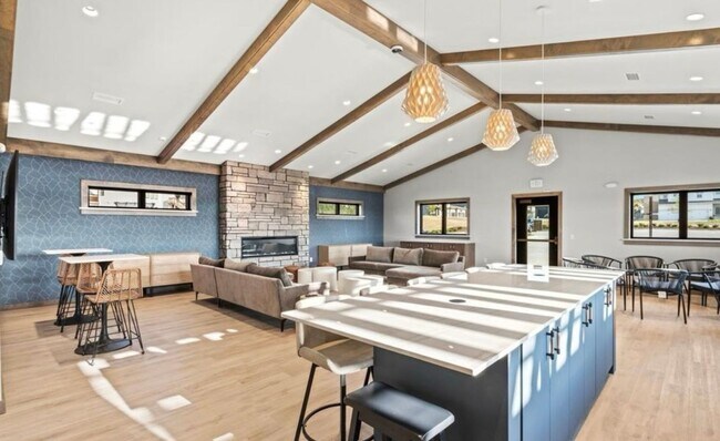 Building Photo - Beautiful 4 Bedroom, 3 Bathroom Home in El...