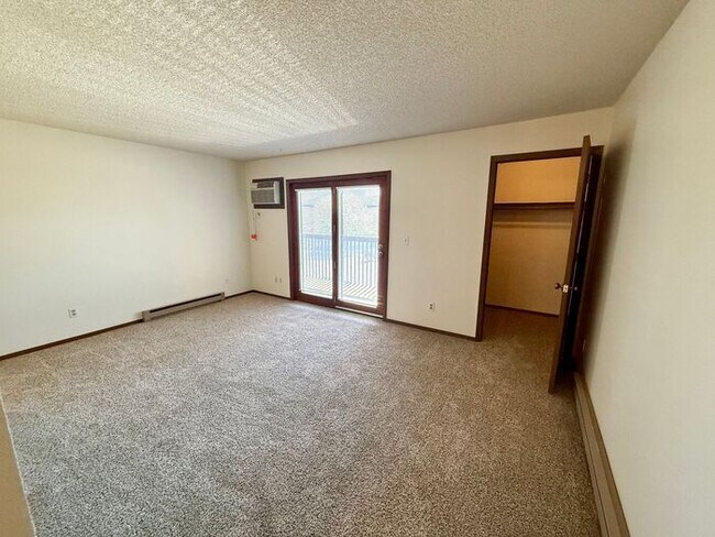 Building Photo - Limited-Time Move-In Deal: Get Your First 2 Weeks FREE! Spacious 2 Bed, 1 Bath Apartments + Flexi...