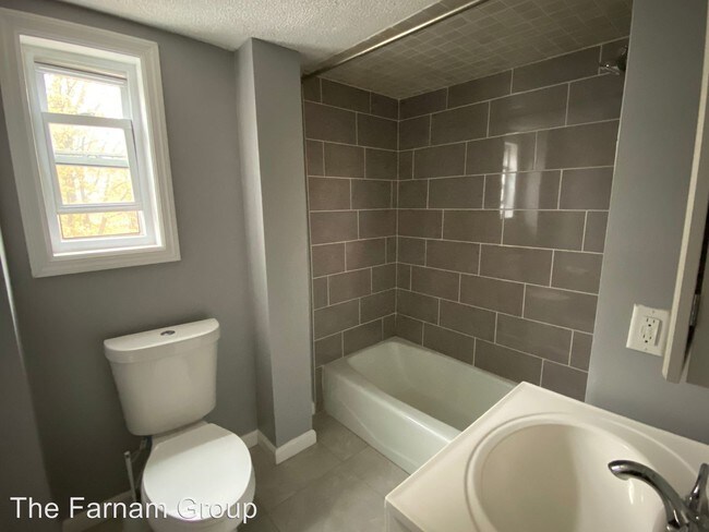 Building Photo - 2 br, 1 bath Apartment - 16 Welcome Street